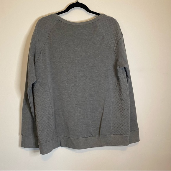 ✨rebel wilson for torrid gray quilted sweatshirt✨ - Picture 5 of 8